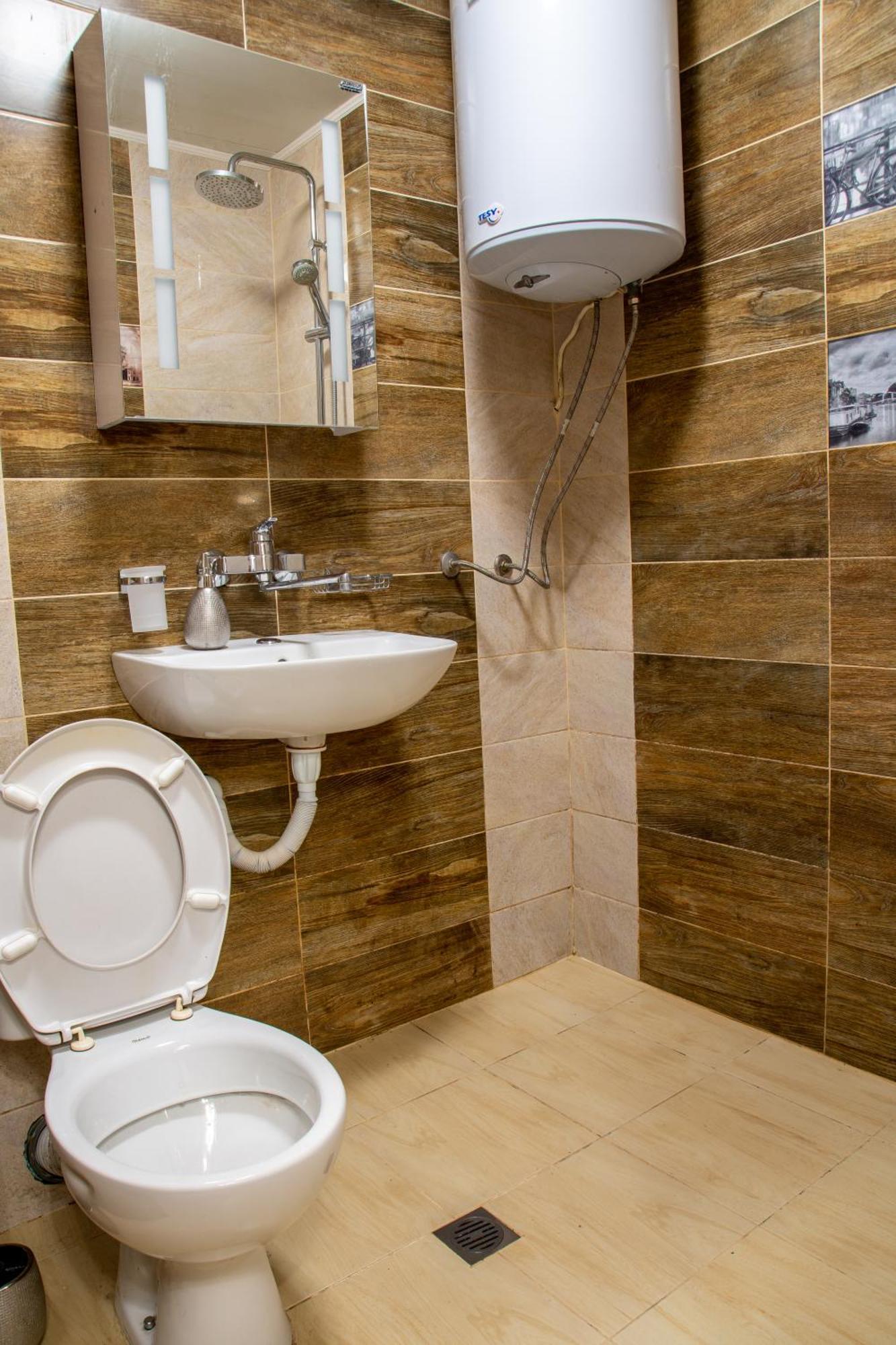 וארנה Light Apartment מראה חיצוני תמונה